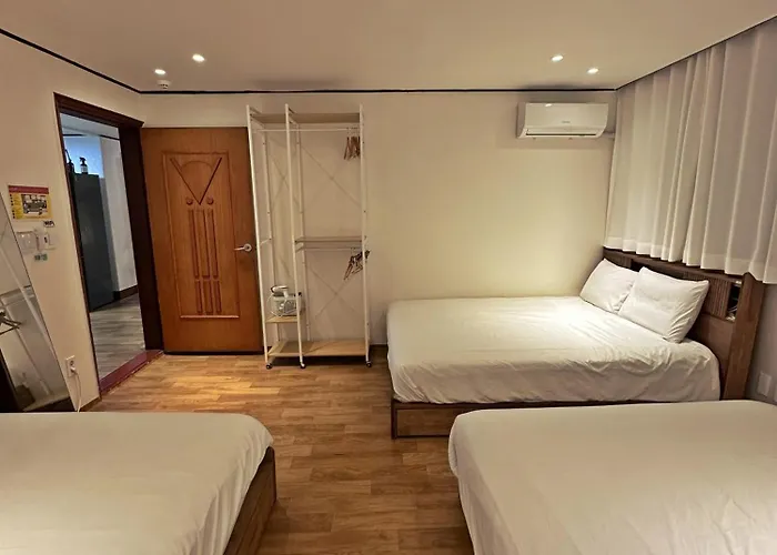 Villa Spacious Hongdae 3br 6 Queen Beds *