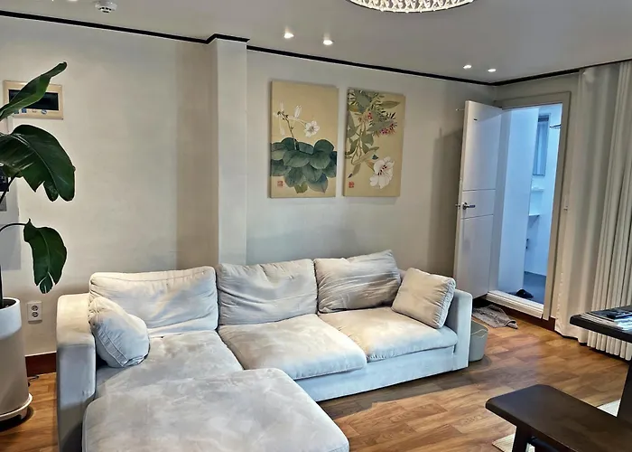 Spacious Hongdae 3br 6 Queen Beds Villa *
