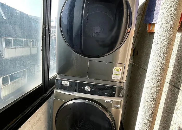 Spacious Hongdae 3br 6 Queen Beds Villa