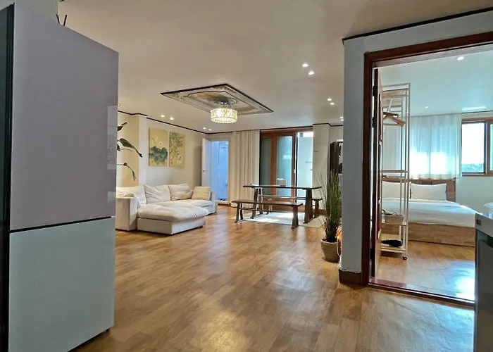 Spacious Hongdae 3br 6 Queen Beds Séoul