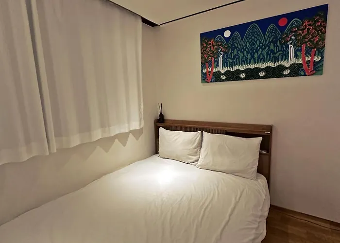Spacious Hongdae 3br 6 Queen Beds