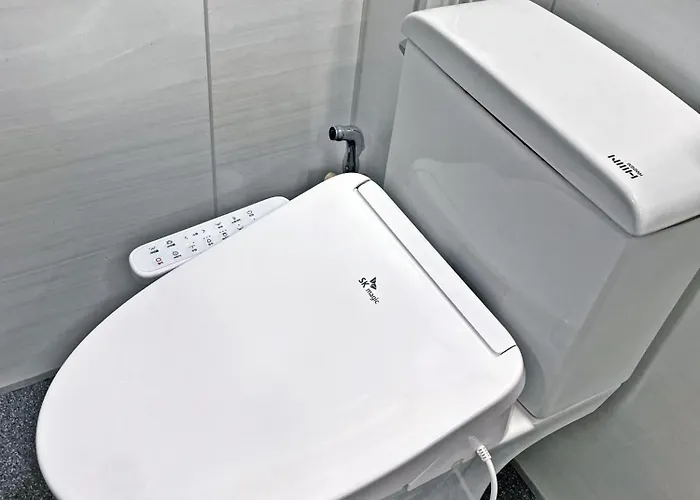 Spacious Hongdae 3br 6 Queen Beds Villa *