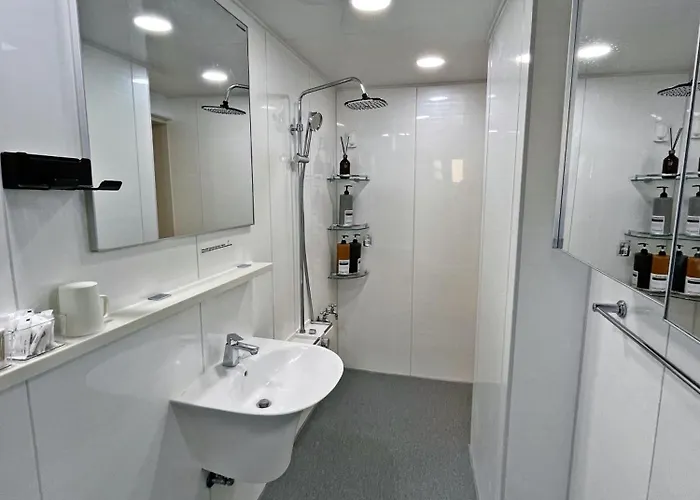 Spacious Hongdae 3br 6 Queen Beds Villa