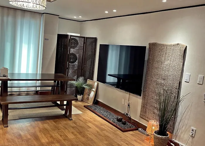 Spacious Hongdae 3br 6 Queen Beds Villa Séoul