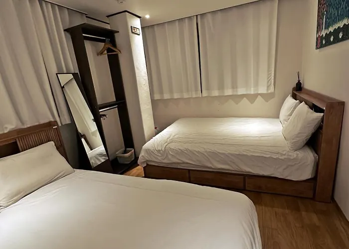 Spacious Hongdae 3br 6 Queen Beds Villa